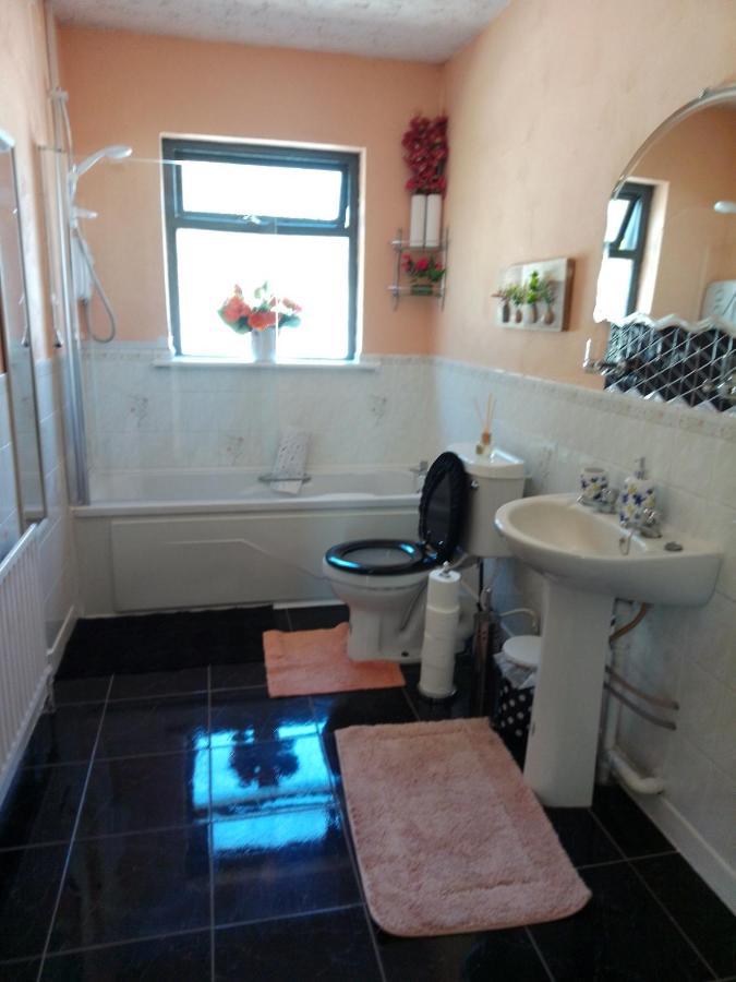 Room In Bungalow - Very Nice View With This Room سنيم المظهر الخارجي الصورة